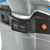 Мультимедийная панель и элементы управления детского скутера Vespa