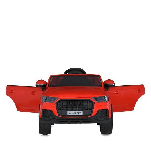 Електромобіль Audi Q7 червоного кольору з відкритими дверима, вигляд спереду