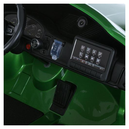 Крупний план: мультимедійна панель та кнопки керування Bambi M 6111EBLRS-5(24V)