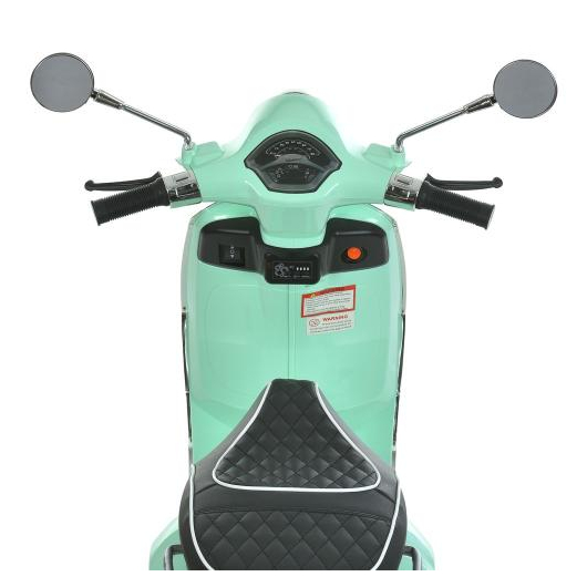Вигляд зверху на сидіння та кермо м'ятного дитячого скутера Vespa M 6288EL-15